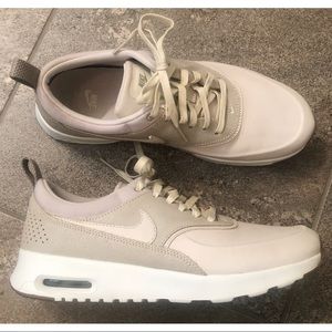 Worn once! Nike Air Max Thea!